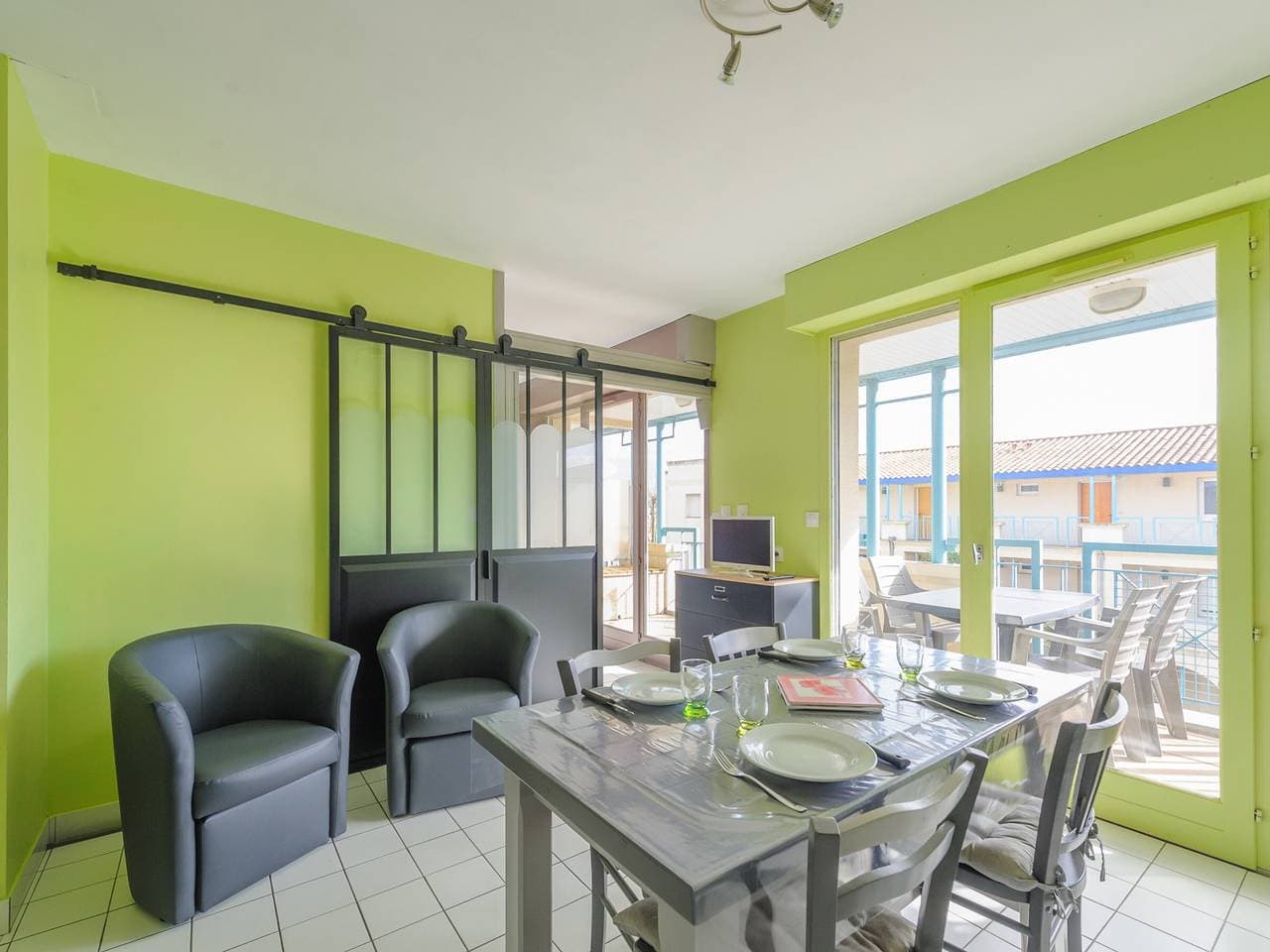 Foto 5 von 11: Appartement T2 Bis avec Balcon, Aperçu Mer, Piscine et Parking Privé