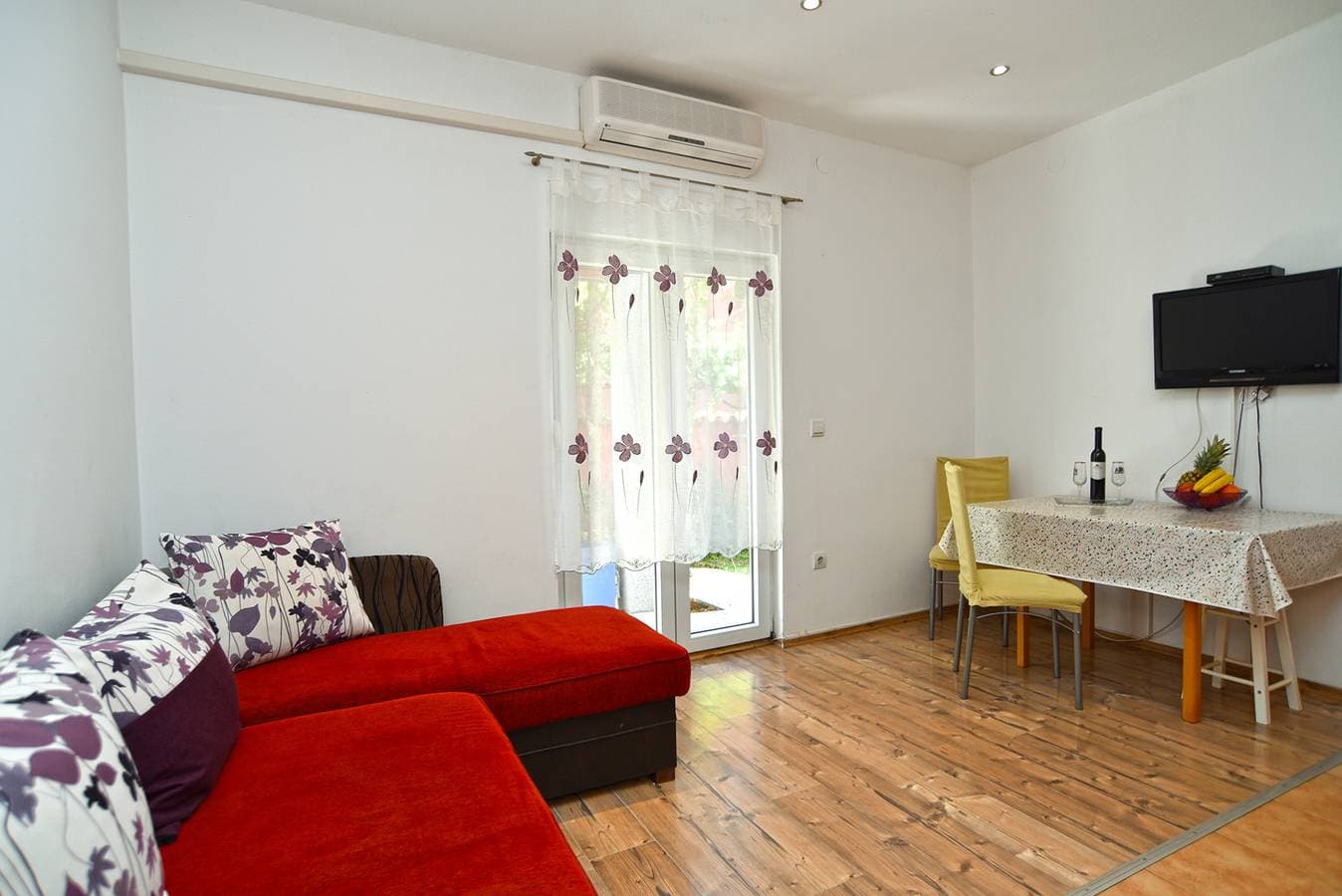 Foto 13 von 22: Ferienwohnung für 3 Personen mit Terrasse