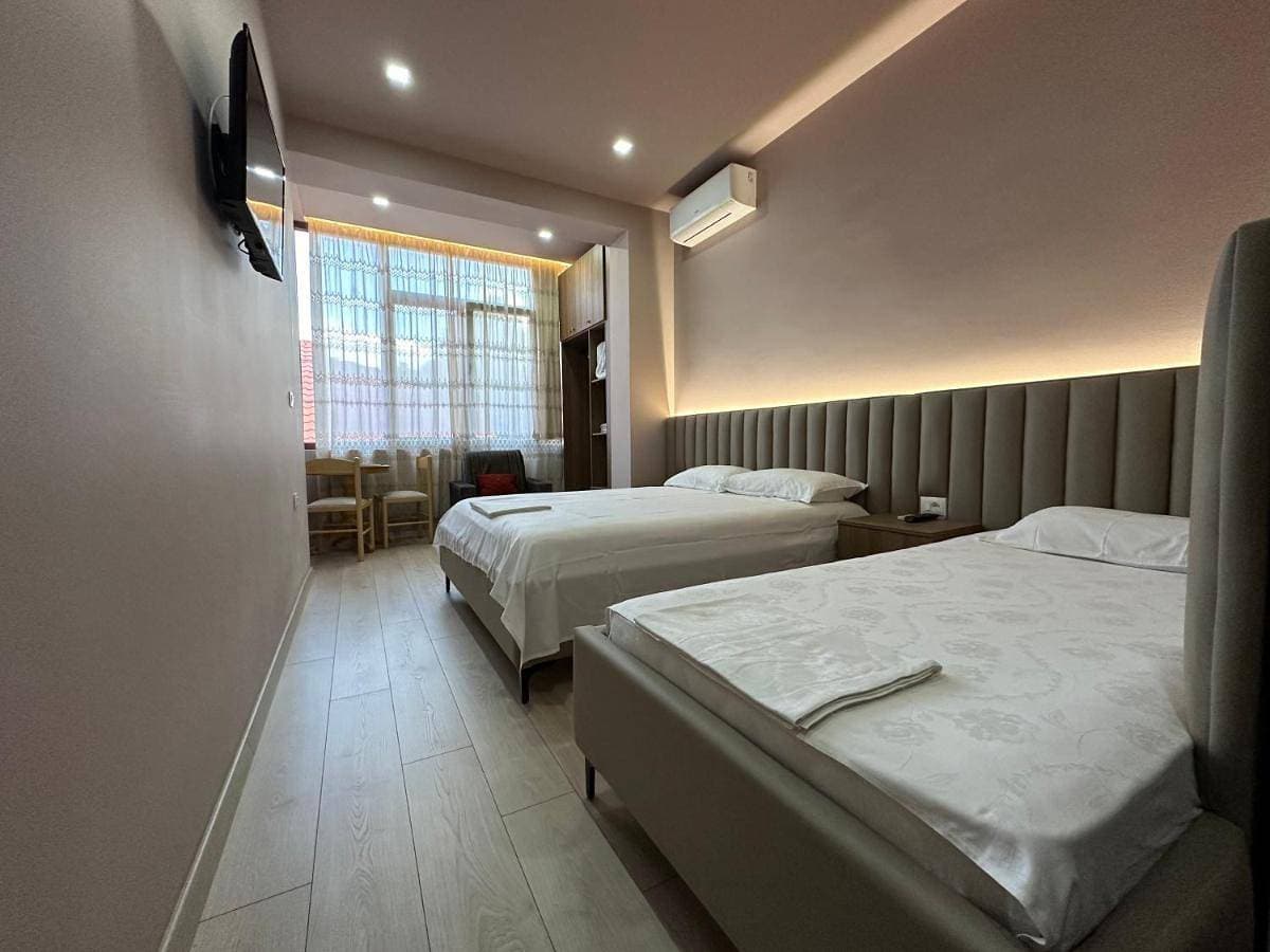 Foto 5 von 10: Triple Room with Lake View
