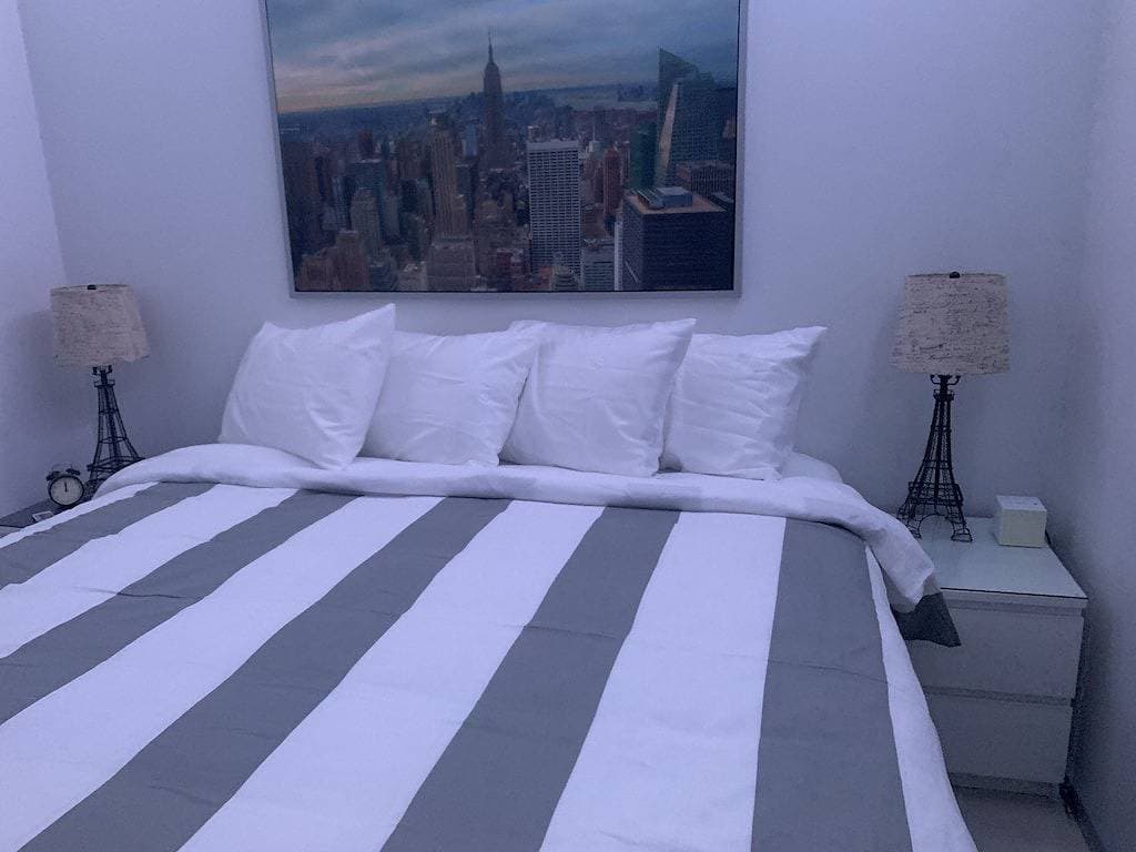 Neue moderne 2 Bdr 2 1/2 Br 1500sq / ft Luxus-Eigentumswohnung in Osborne Village !!! 1