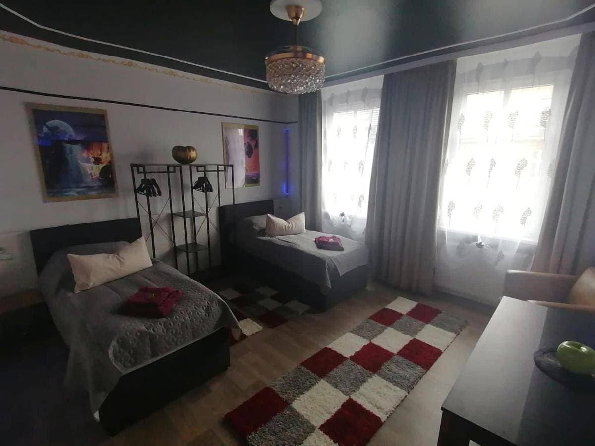 Foto 5 von 53: Two-Bedroom Apartment