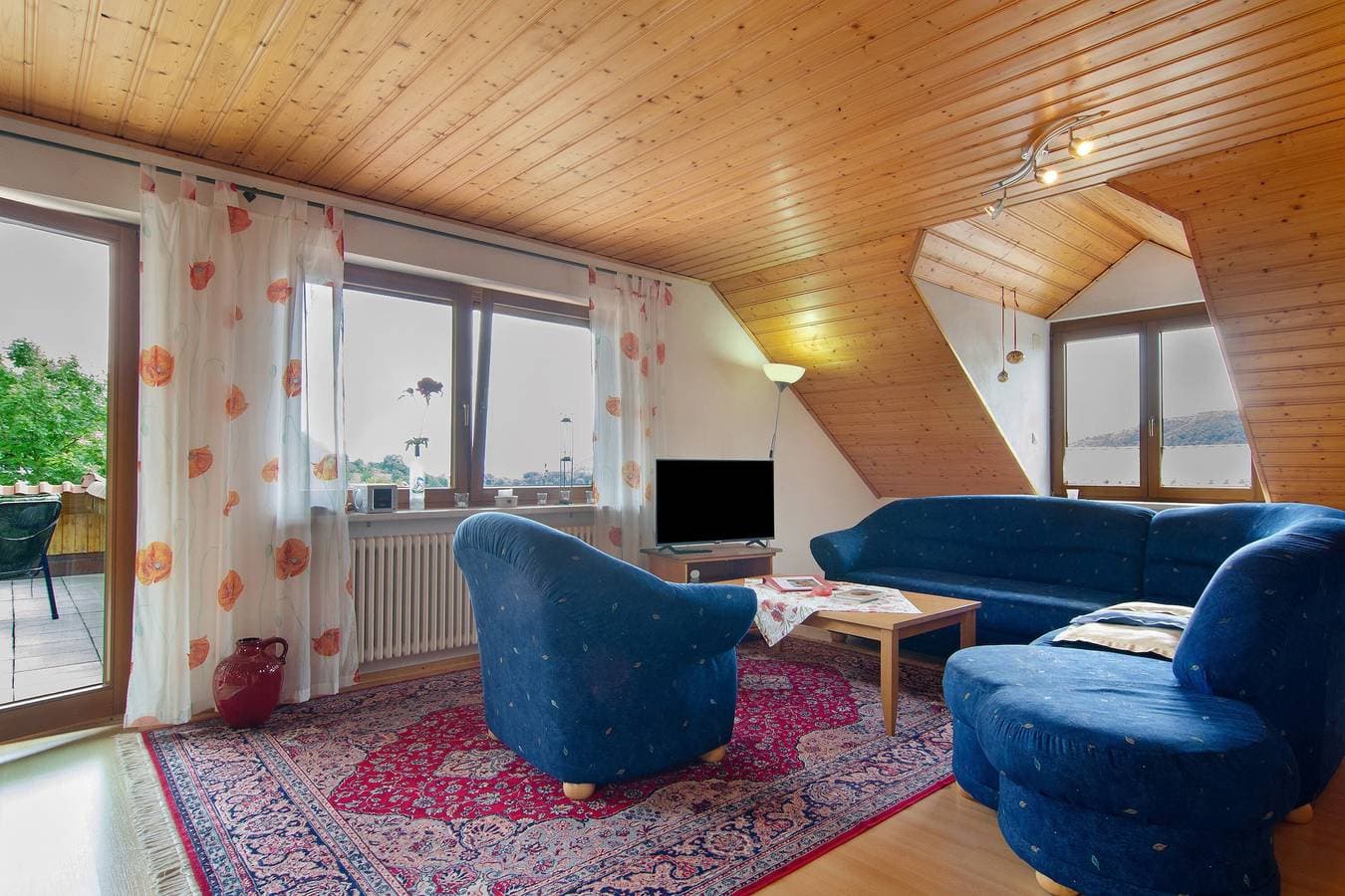 Foto 5 von 24: Apartment 'Bodenseeblick' mit Seeblick, privater Terrasse und WLAN
