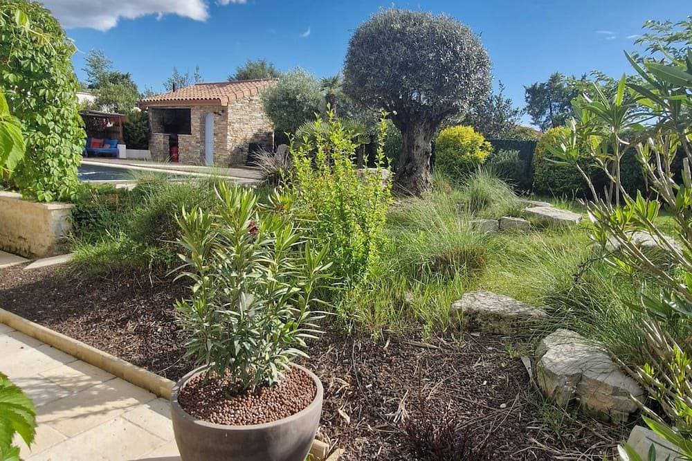 Foto 9 von 23: A beautiful bed-and-breakfast in the Ardèche, in a quiet setting surrounded by scrubland.