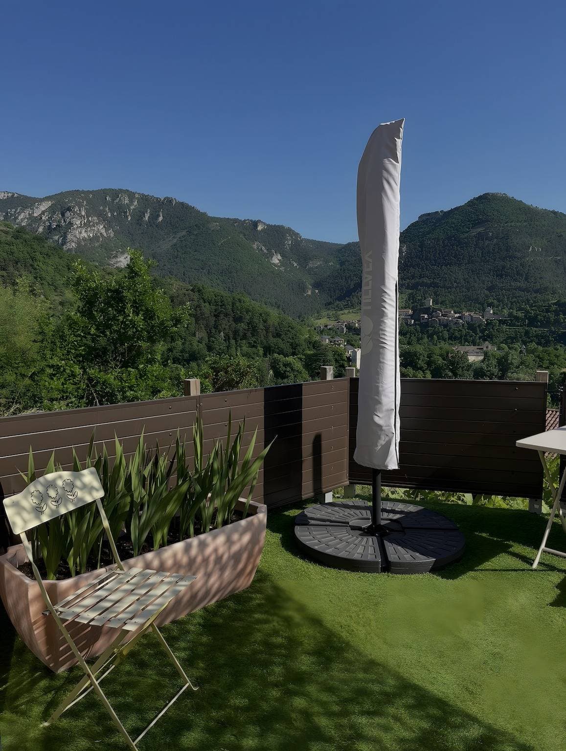 Foto 5 von 17: Apartment 'Porte Des Gorges' mit Bergblick, privater Terrasse und WLAN