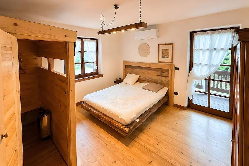 Foto 2 von 21: Zimmer „Camera Genziana“ mit Bergblick, WLAN und Klimaanlage