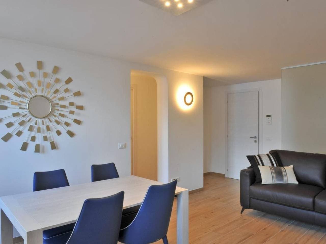 Foto 9 von 27: Ein-Zimmer-Wohnung 'Bella Vacanza 7' mit Blick aufs Wasser
