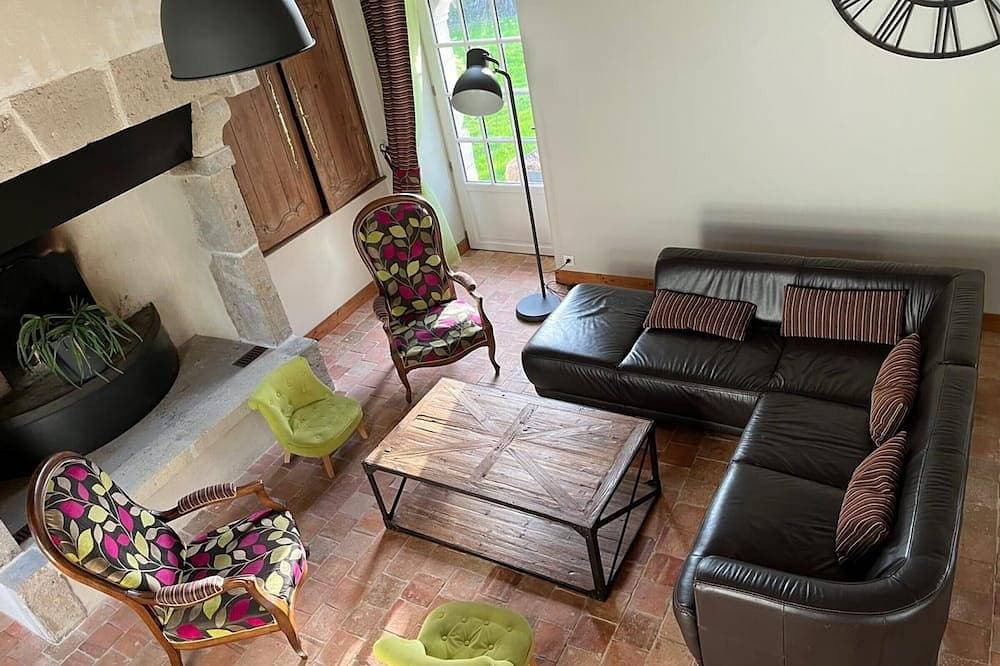 Foto 9 von 23: Les Ecuries: Cotentin Haus mit Pool, Billard, Kamin, 5 Schlafzimmern