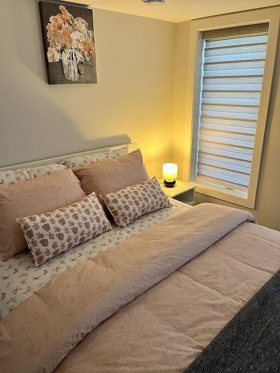 Foto 9 von 23: Cozy Private 1-bedroom Basement Suite with free parking