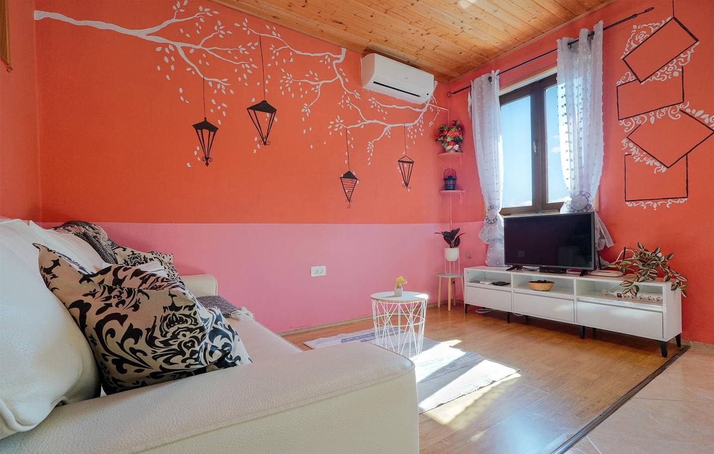 Foto 5 von 28: Modernes Apartment mit Pool und Terrasse, 2 km vom Hundestrand entfernt