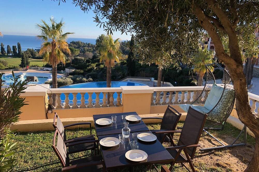 Foto 4 von 12: Cap Esterel Agay - großer Garten - außergewöhnliche Meer- und Poolblicke