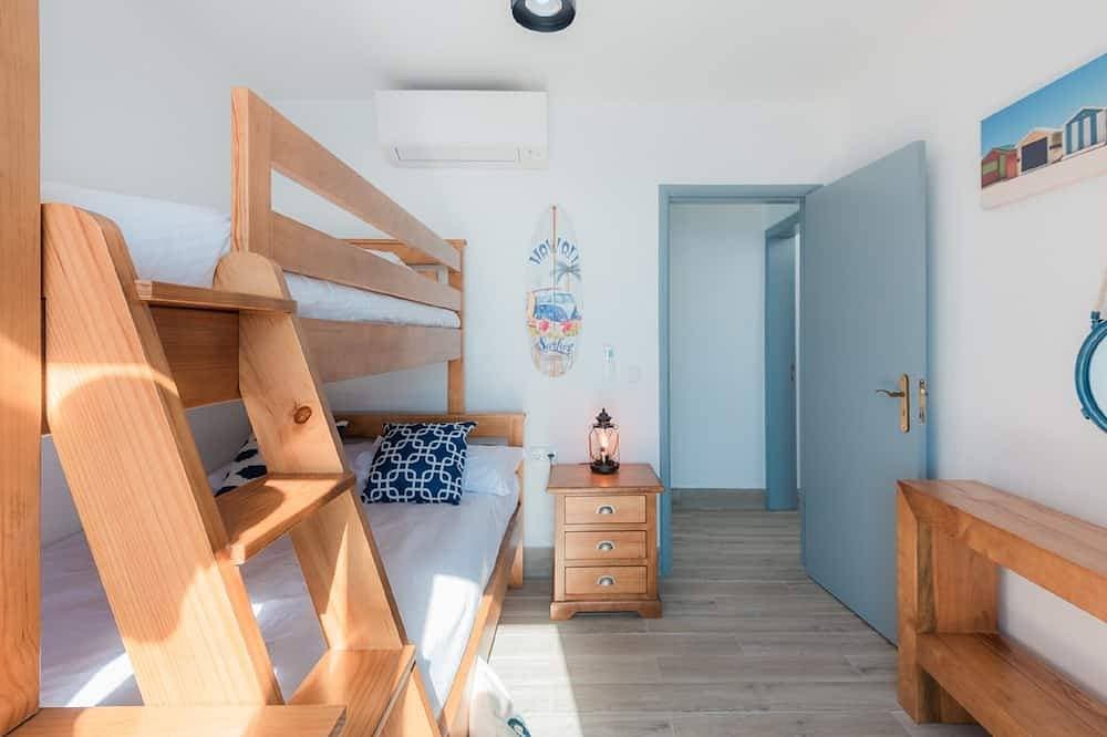 Foto 4 von 30: Blue Sea Villa. Calheta. Panoramablick auf das Meer. Ruhig. Klimaanlage. Parkplatz. W-Lan. Garten