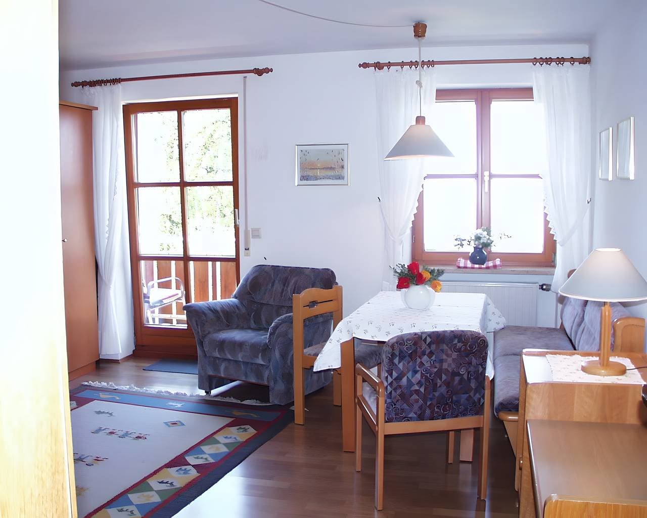 Foto 3 von 19: Ferienwohnung '1' mit Gemeinschaftsgarten, Balkon und Wi-Fi