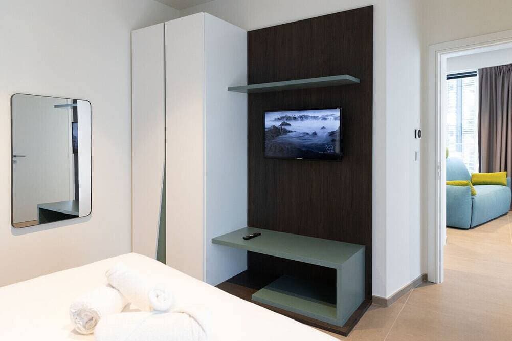 Foto 4 von 30: Mercury Tower Exclusive 1Br w/Rooftop Pool by ArcoCollection
