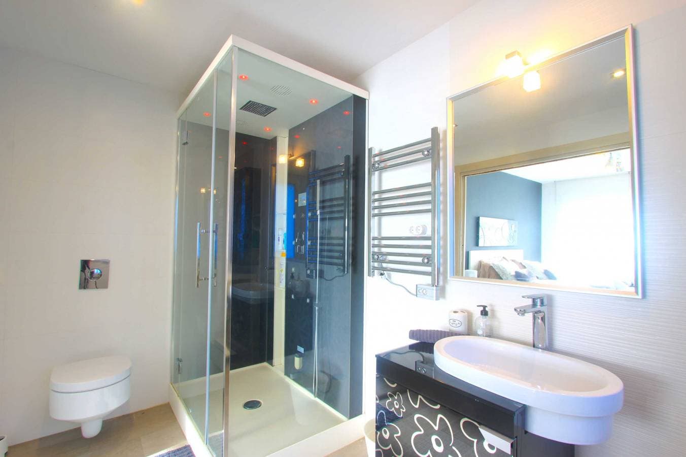Foto 11 von 34: 2036 Spacious Golden Beach Penthouse with Sea View