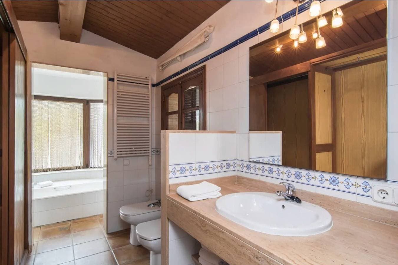 Foto 12 von 32: Ferienhaus "Tirasset" mit privatem Pool, 2 Terrassen und WLAN