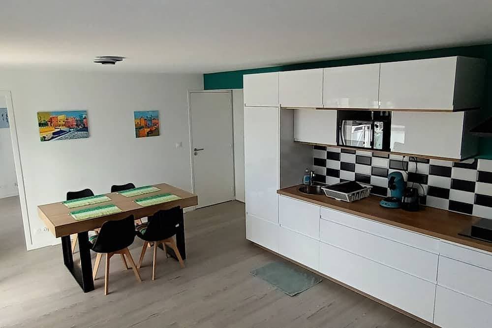 Foto 7 von 9: Appartement Neuf, à 5minutes de la Plage, Commerce au Rdc, Pour 4 Personnes
