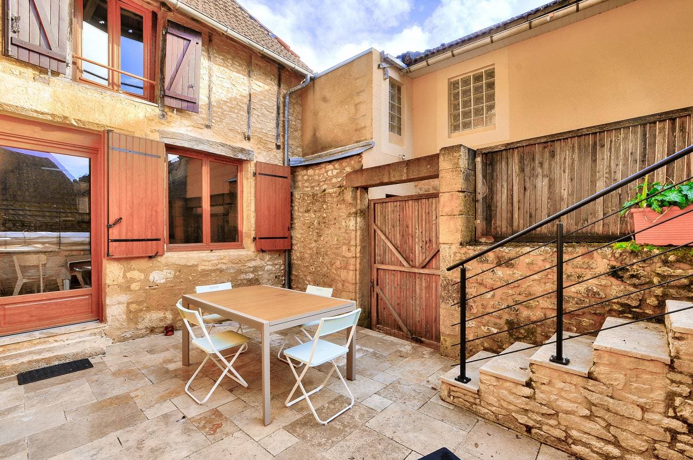 Foto 2 von 25: Maison en pierre avec piscine et terrasse pour 6