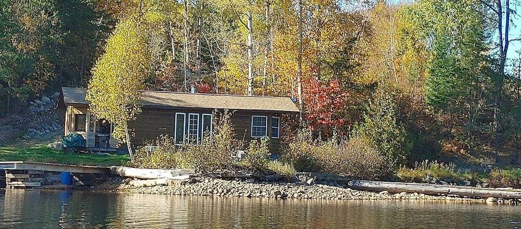 Foto 8 von 23: Clean Romantic Cabin<br>Lakeside Sauna/Tub and Fire Pit