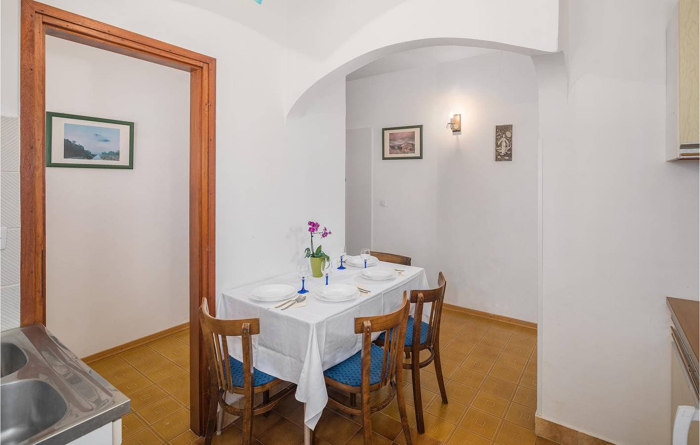Foto 5 von 27: Gemütliche Ferienwohnung mit Terrasse, WLAN und Klimaanlage in der Nähe der Küste und des Stadtzentrums