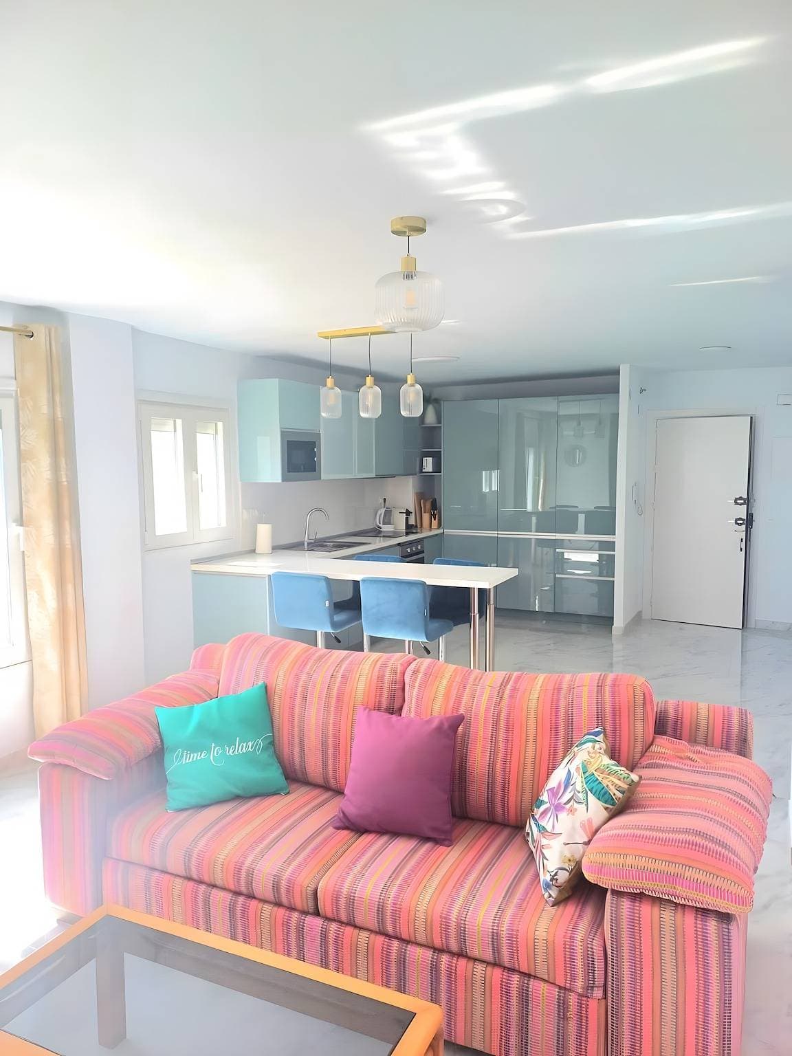 Foto 6 von 17: Wunderschöne Strandwohnung mit 2 Schlafzimmern, Garage, Pool, schnellem WLAN, Garten, 30 m zum Strand