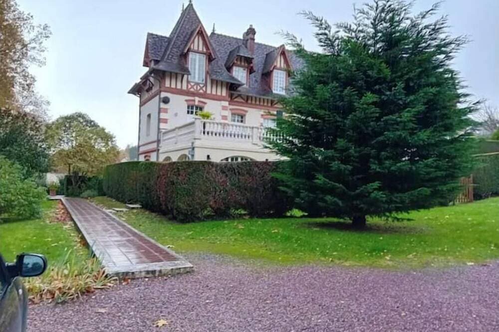 Foto 9 von 25: Un Appartement Dans un Château
