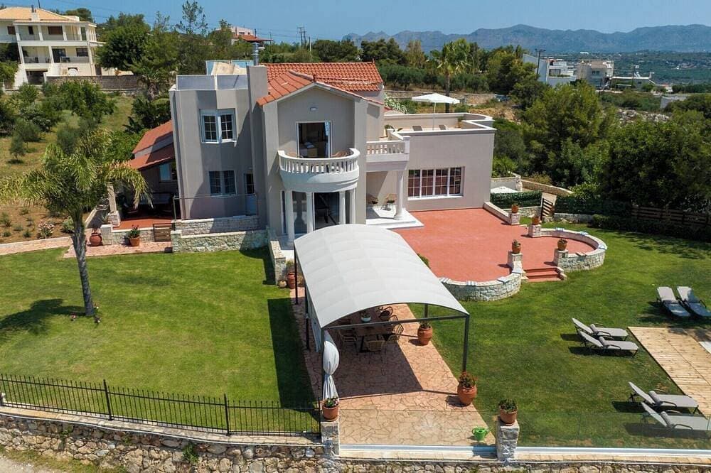 Foto 6 von 30: Breathtaking view*Private Heated Pool*15 sleeps*BBQ*390m2