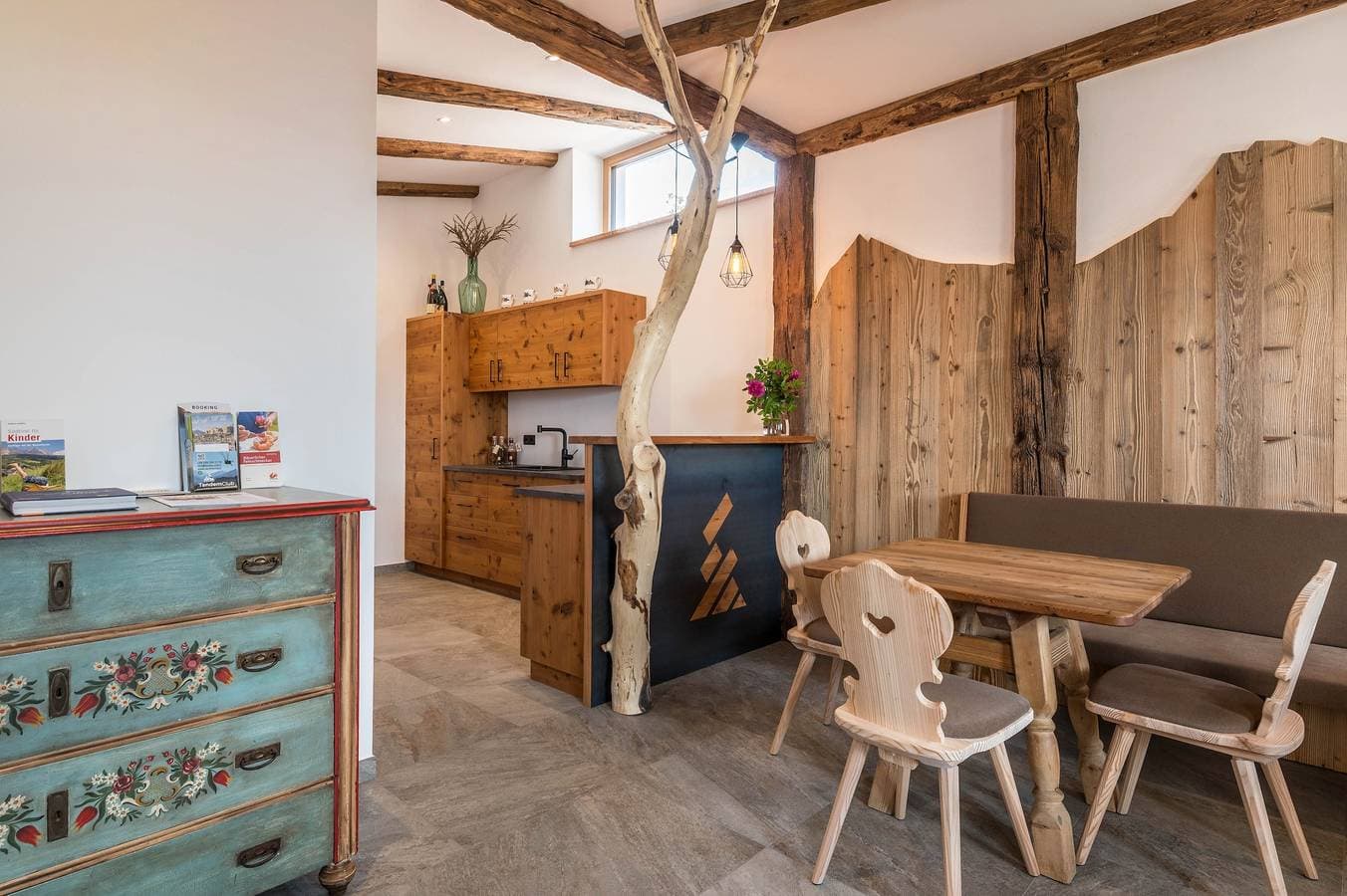 Foto 8 von 33: Ferienwohnung 'Larch' mit Bergblick, Gemeinschaftsgarten und WLAN