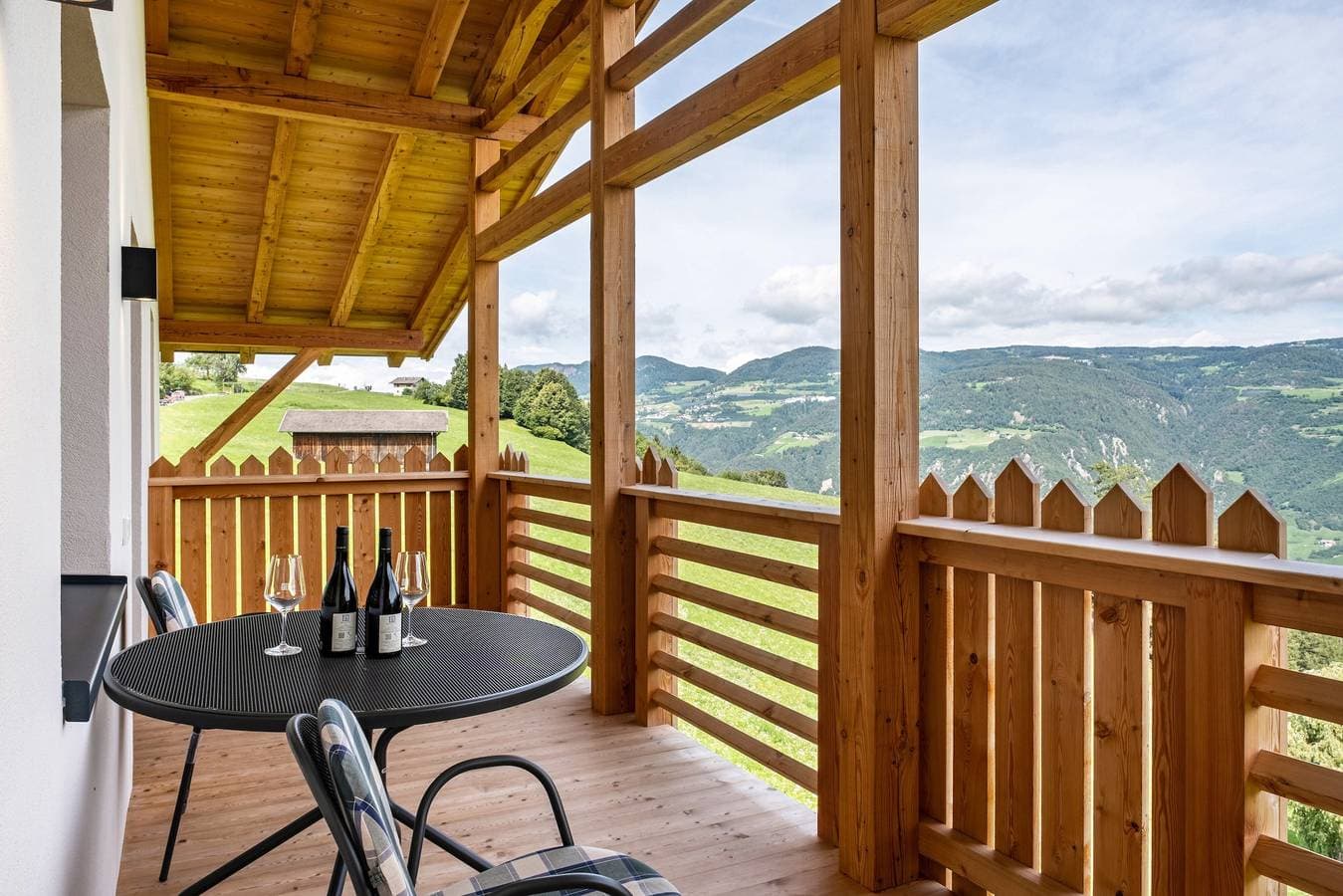 Foto 5 von 45: Ferienwohnung "Schlosshof Hänsel und Gretel" mit Bergblick, Balkonen und WLAN