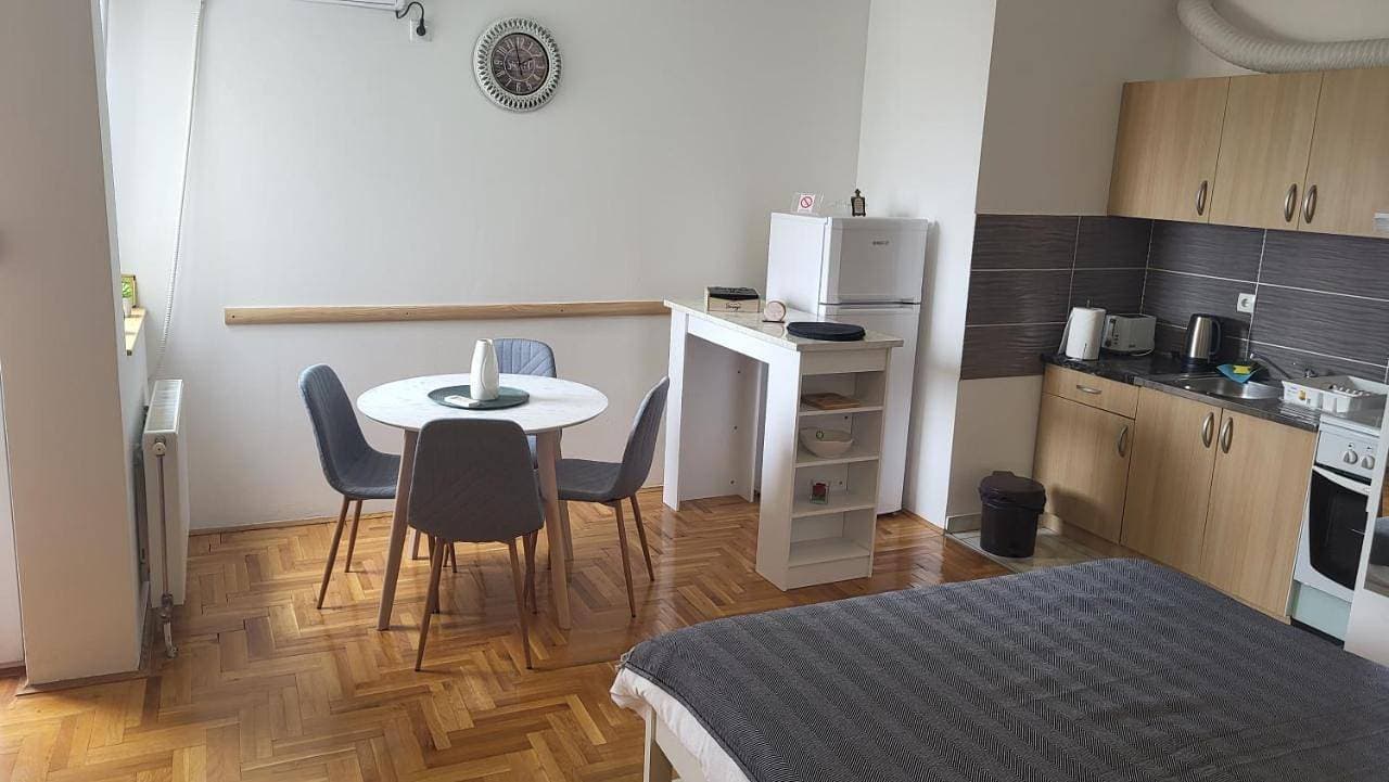 Foto 4 von 29: One-Bedroom Apartment