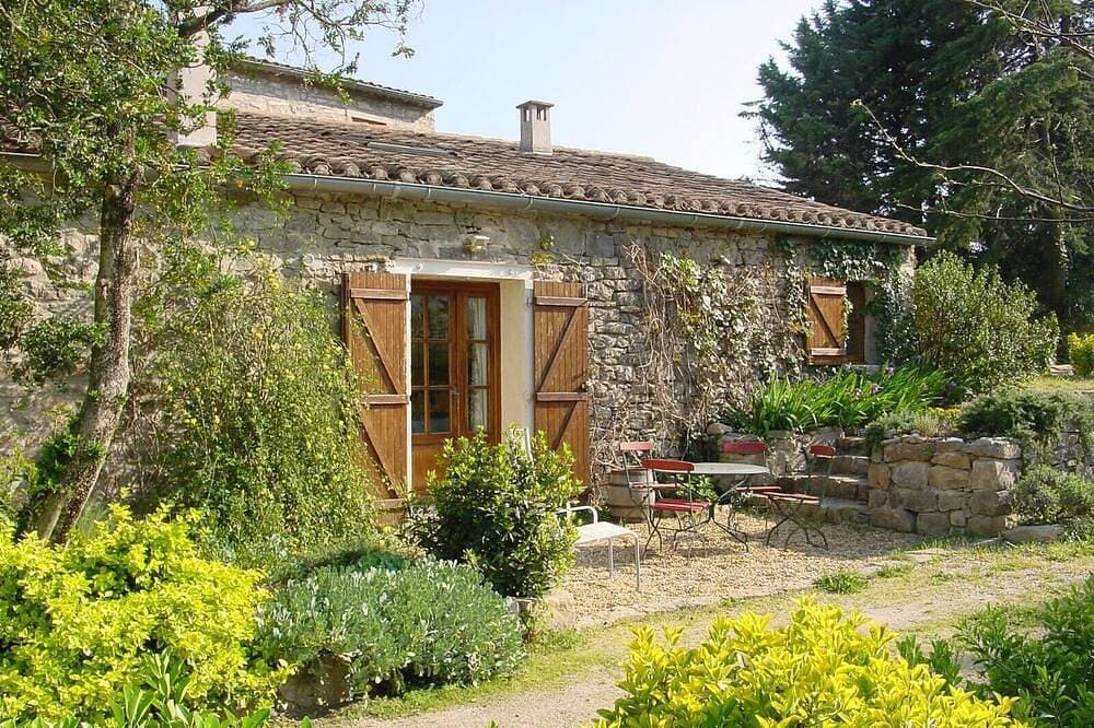 Natursteinhaus mit Charme , wunderschöner, großer Garten , Pool , Sonnenterrasse 1
