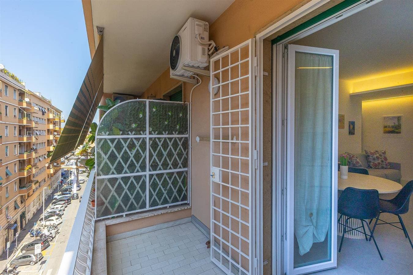Foto 13 von 62: Ferienwohnung für 7 Personen mit Balkon/Terrasse