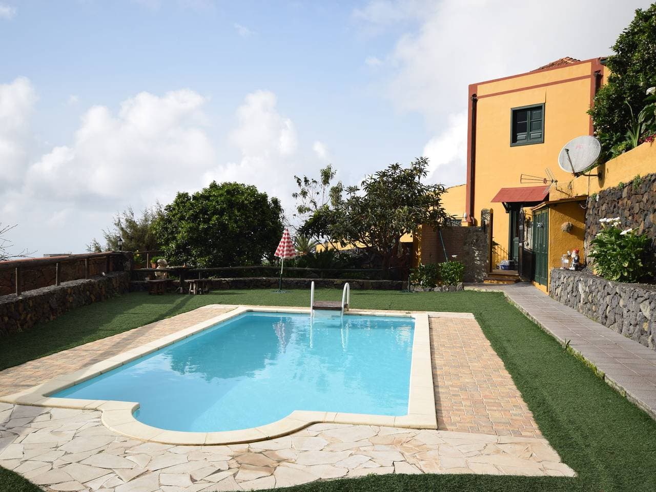 Höhlenhaus in Teneriffa mit Pool und Strand 1