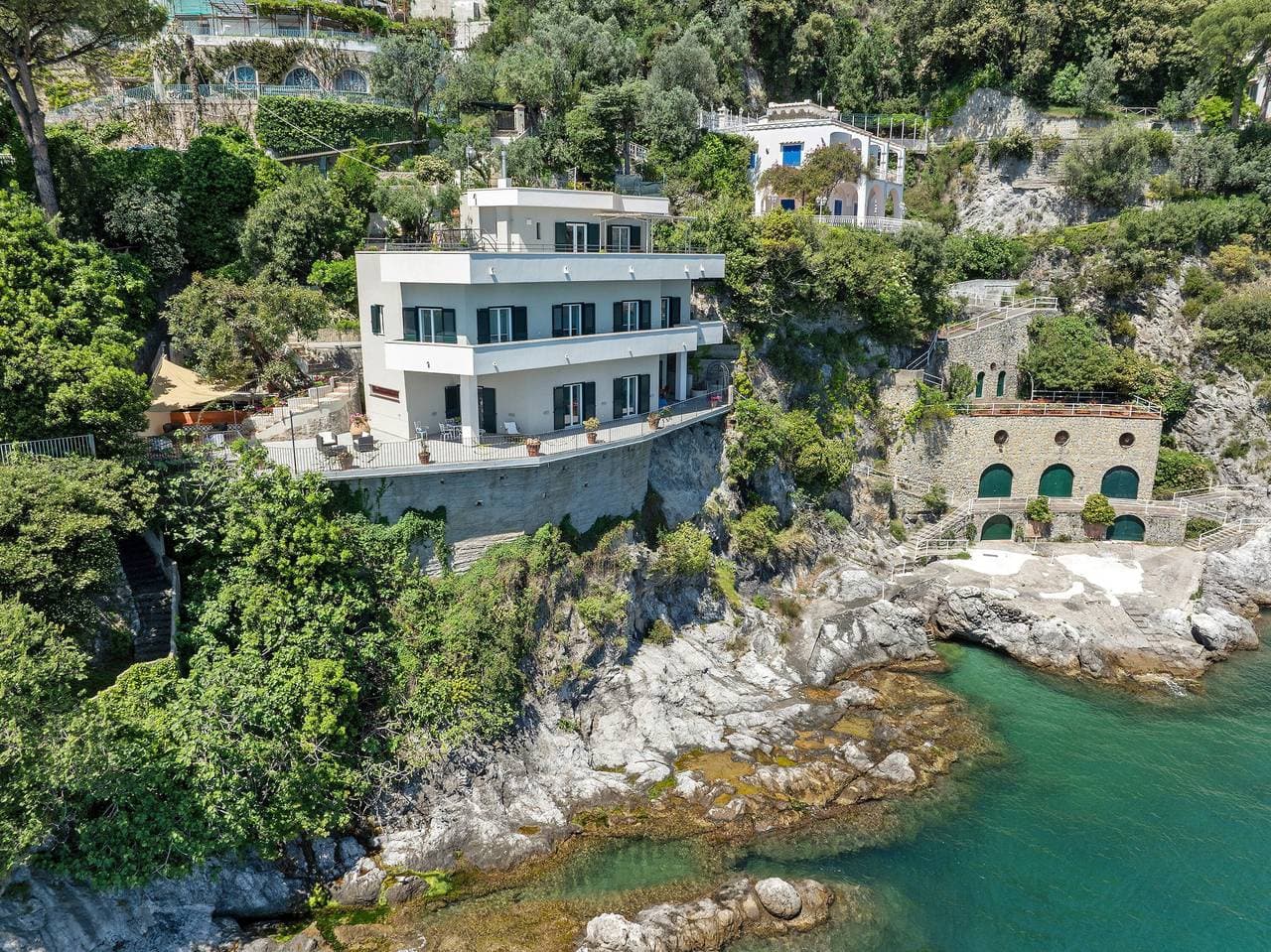Luxury Villa a strapiombo sul mare 1