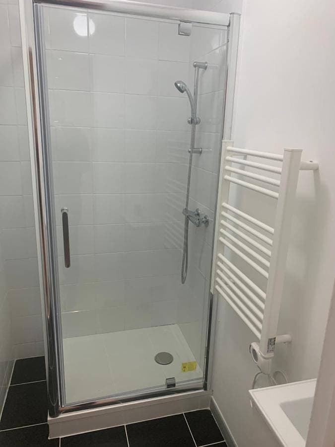 Foto 2 von 9: Double Room with Shared Bathroom