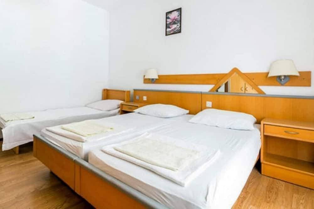 Foto 5 von 15: Apartments Klis - Studio-Apartment mit Terrasse - 2 (D)