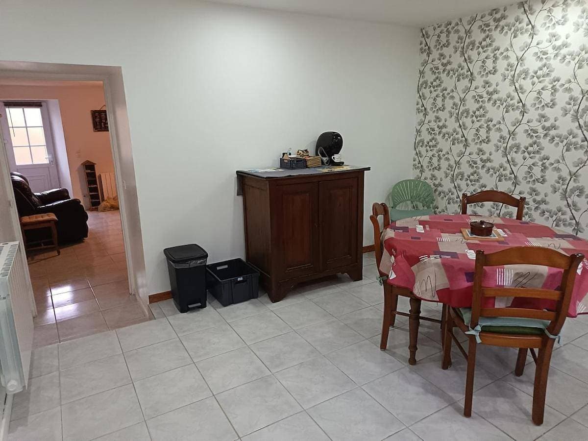 Foto 7 von 10: Three-Bedroom House
