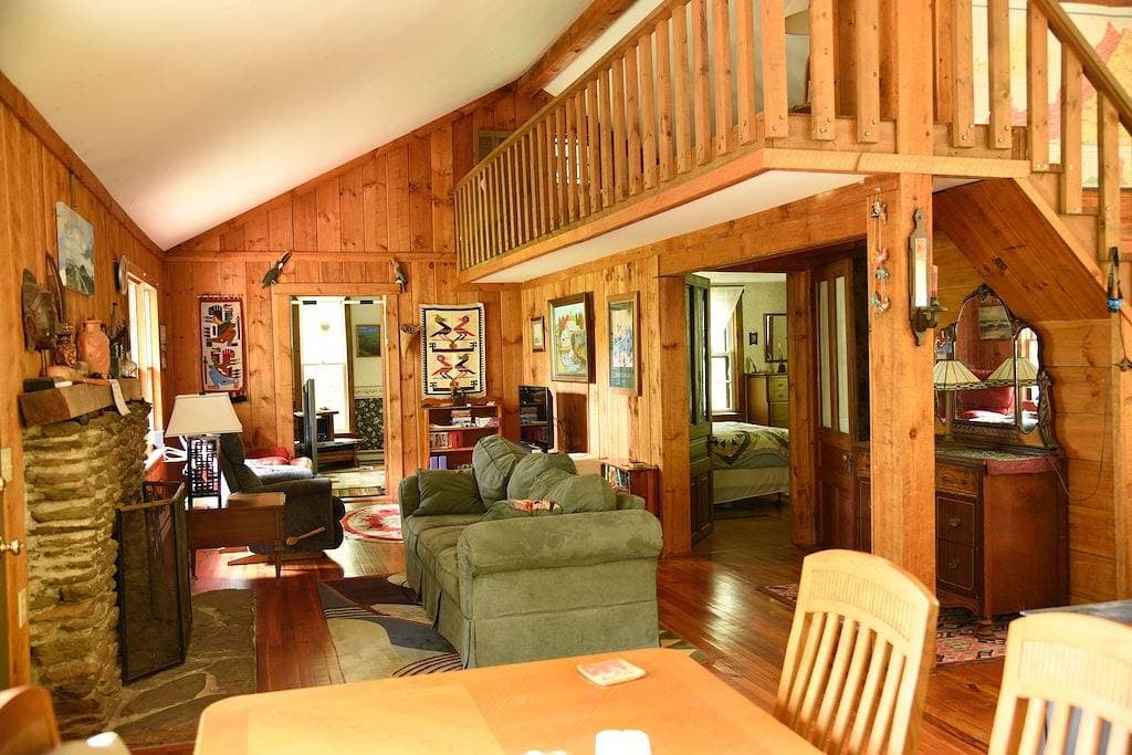 Fox Trot Cabin liegt 1 Meile von Blue Ridge Parkway Meile Marker 174 entfernt 1
