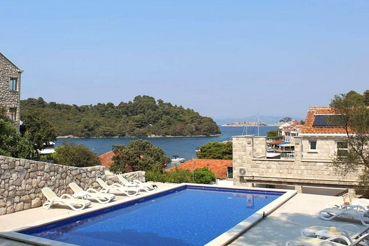 Foto 8 von 19: Studio Appartement mit Terrasse und Meerblick Pomena, Mljet As-22317-b