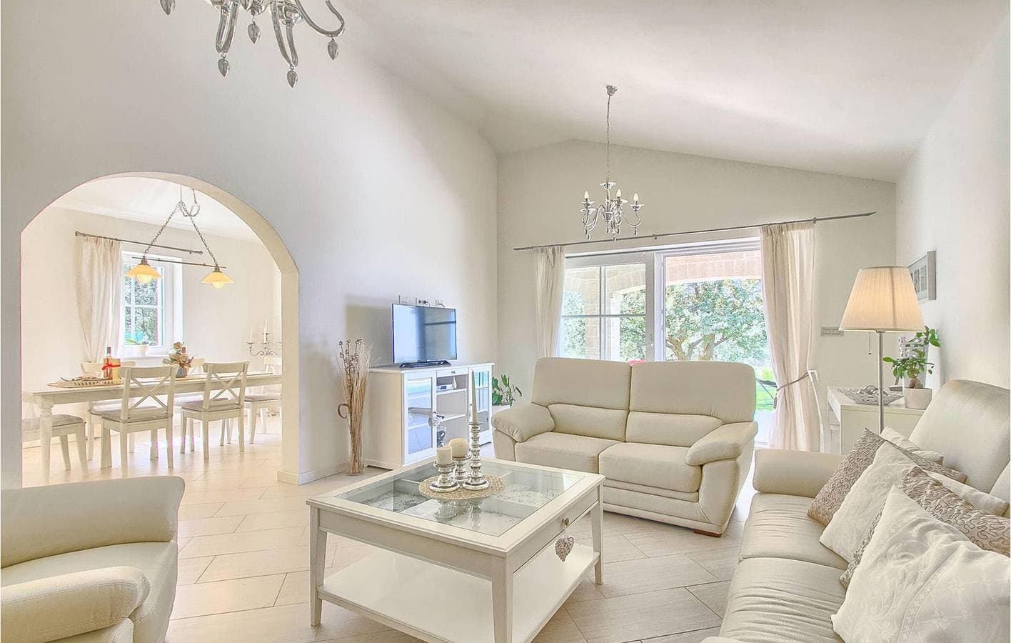 Foto 5 von 44: Modernes 2-Zimmer-Apartment mit Pool und WLAN in der Nähe der Pizzeria Capri