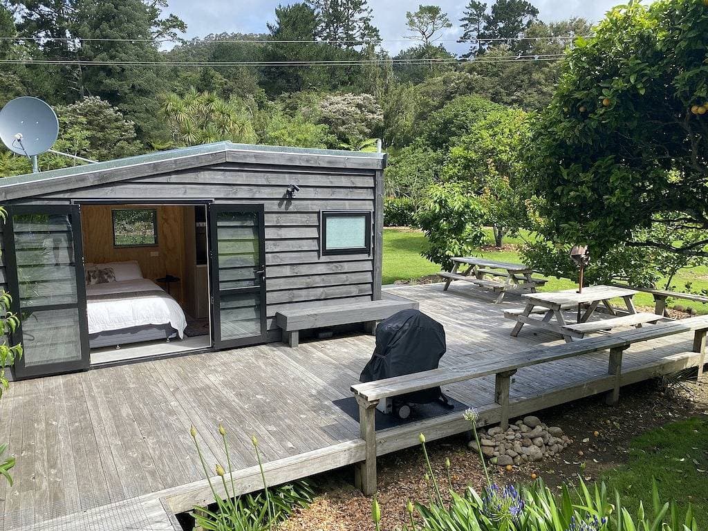 Tiny Studio - Near New 1