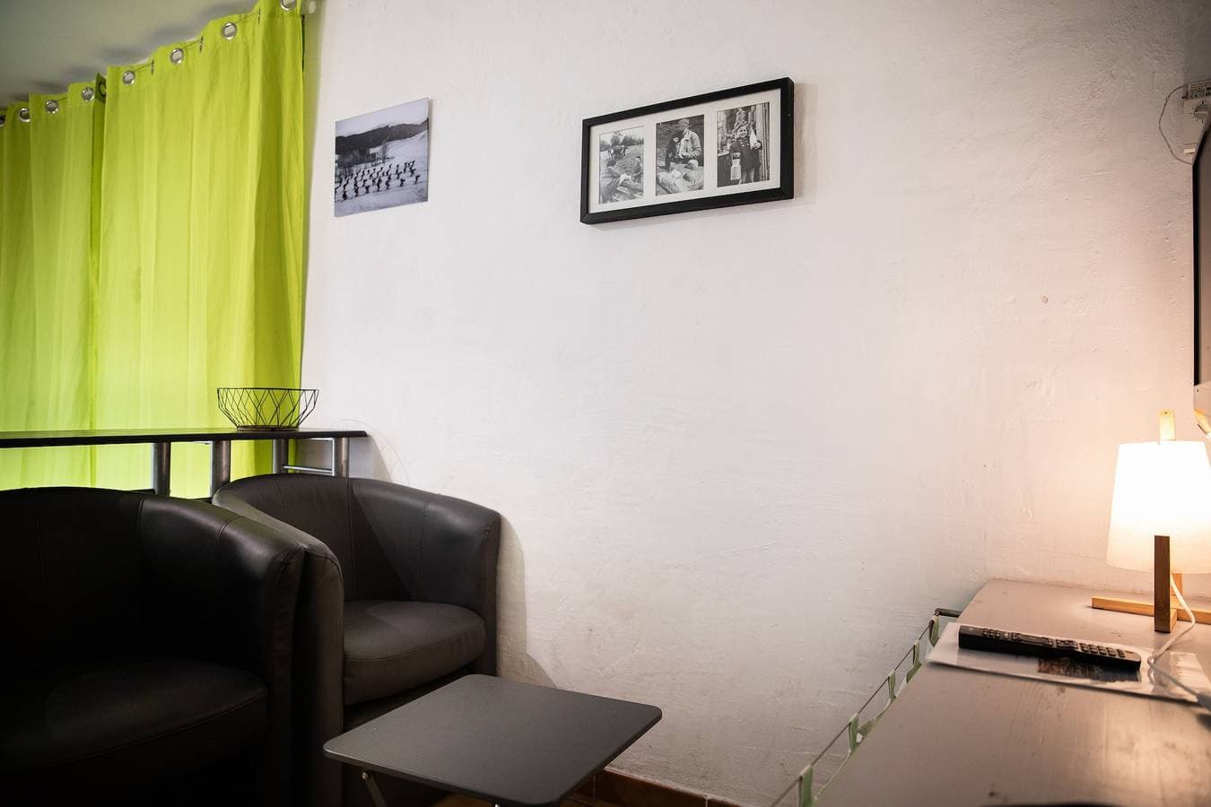 Foto 13 von 22: Ferienwohnung 'Studio avec Jardin à Bagneres' mit Bergblick, privater Terrasse und Wi-Fi