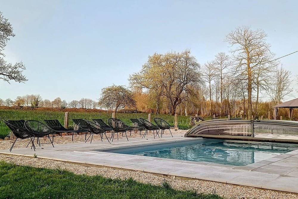 Foto 11 von 16: Charming countryside cottage with heated pool & private jacuzzi. 3 star rated