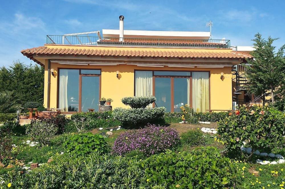Foto 7 von 30: Modern und Sehr Schön Eingerichtetes Appartment in Einer Villa mit Garten