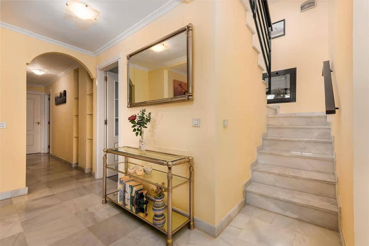 Foto 8 von 51: Penthouse Apartment