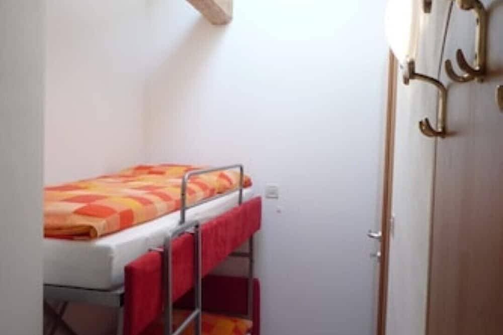 Foto 4 von 27: Ferienwohnung mit großem Panoramabalkon und biologischem Naturbadeteich