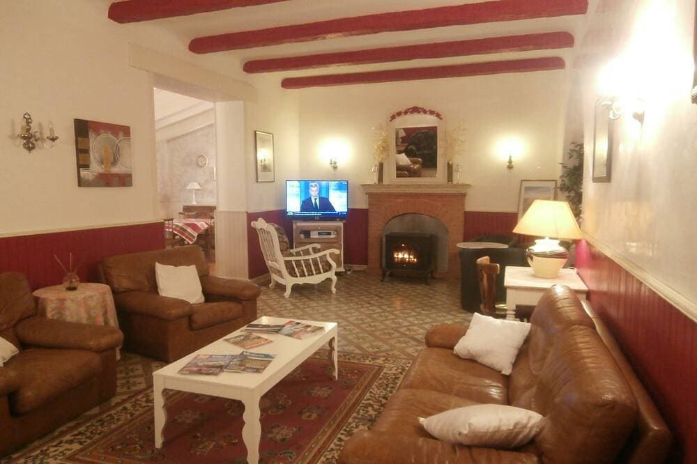 Foto 13 von 30: Bastide Familiale 15 pers river at 800m 7 bedrooms /6 bathrooms / 8 Wc private swimming pool