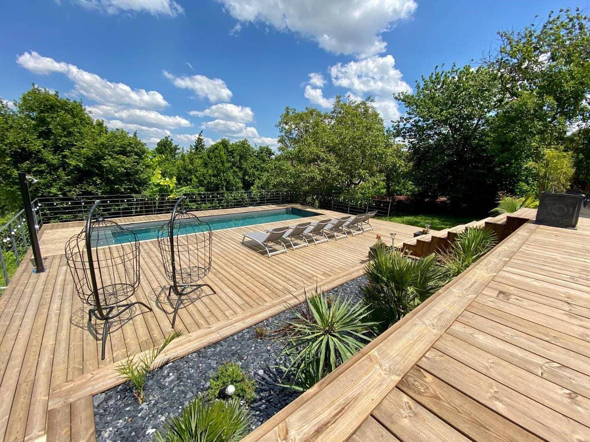 Magnifique maison en pierre avec belle piscine 1