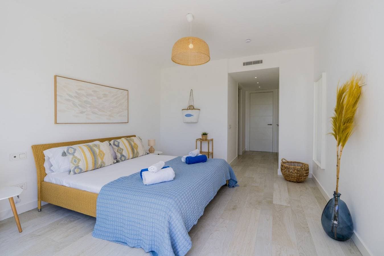 Foto 13 von 46: Stylish 3-Bed Apartment | Alcazaba Lagoon