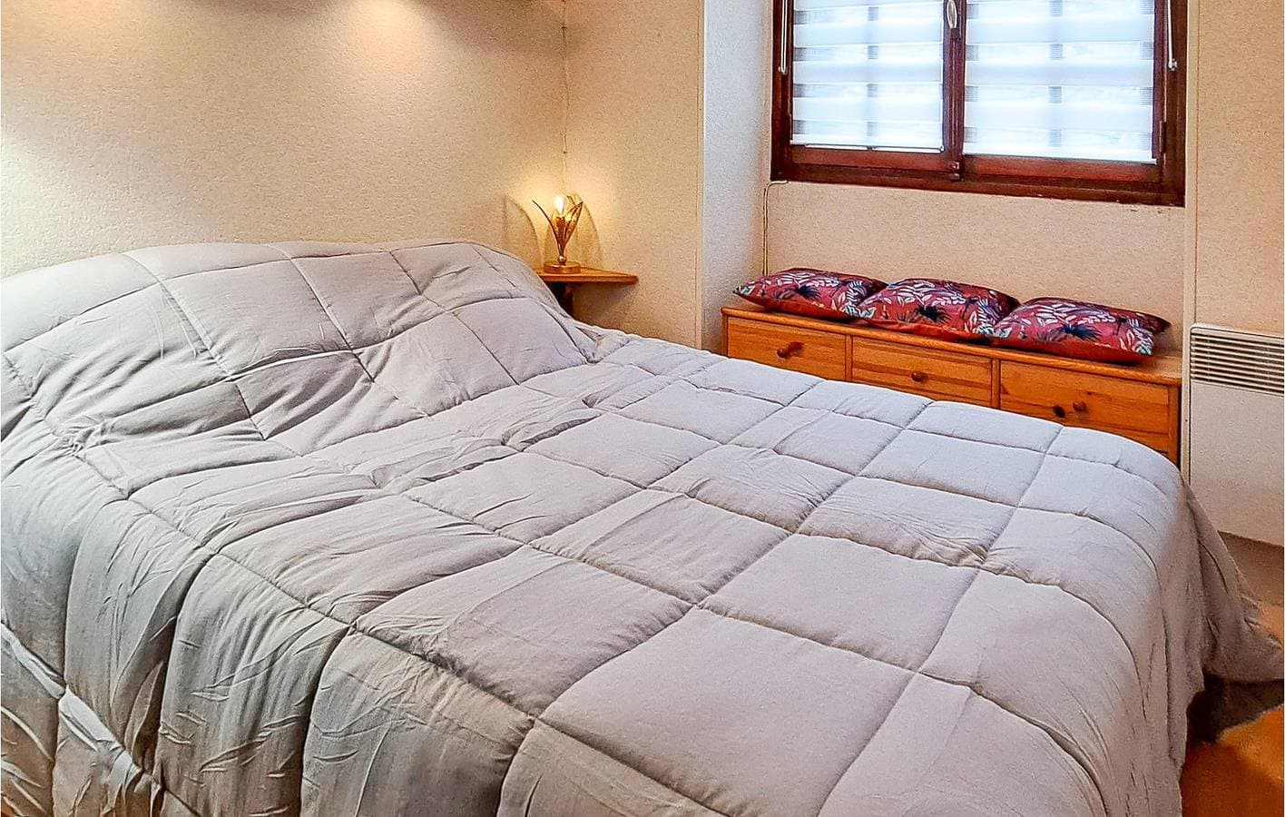 Foto 5 von 25: 200m zum Strand: Terrasse Apt mit TV & Internet