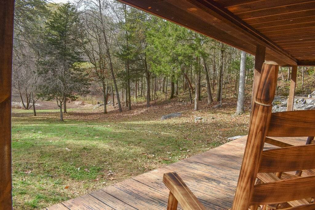 Foto 10 von 16: Secluded Lost Lake Lodge In Cosby - Your Ultimate Hideaway